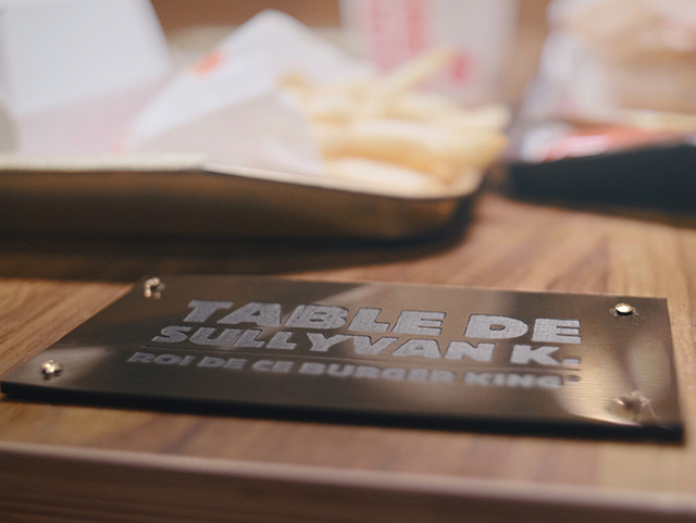 rgb_creative_ideas_campaign_giang_sinh_burger_king_burger-burger-king-wrapped-1