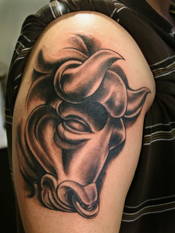 rgb_vn_10-Taurus-sleeve-tattoo