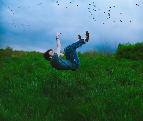 rgb_vn_14-grass-field-rivera-levitation-photography