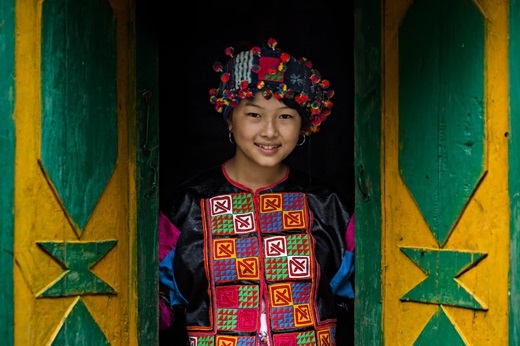 Phùng Thi Phố - cô gái 17 tuổi người dân tộc Lô Lô Hoa. (Ảnh: Rehahn)