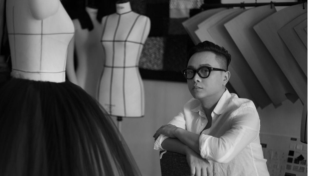 Nhà thiết kế Nguyễn Công Trí xác nhận Rosé Black Pink diện trang phục của  mình trong MV On The Ground  RGB