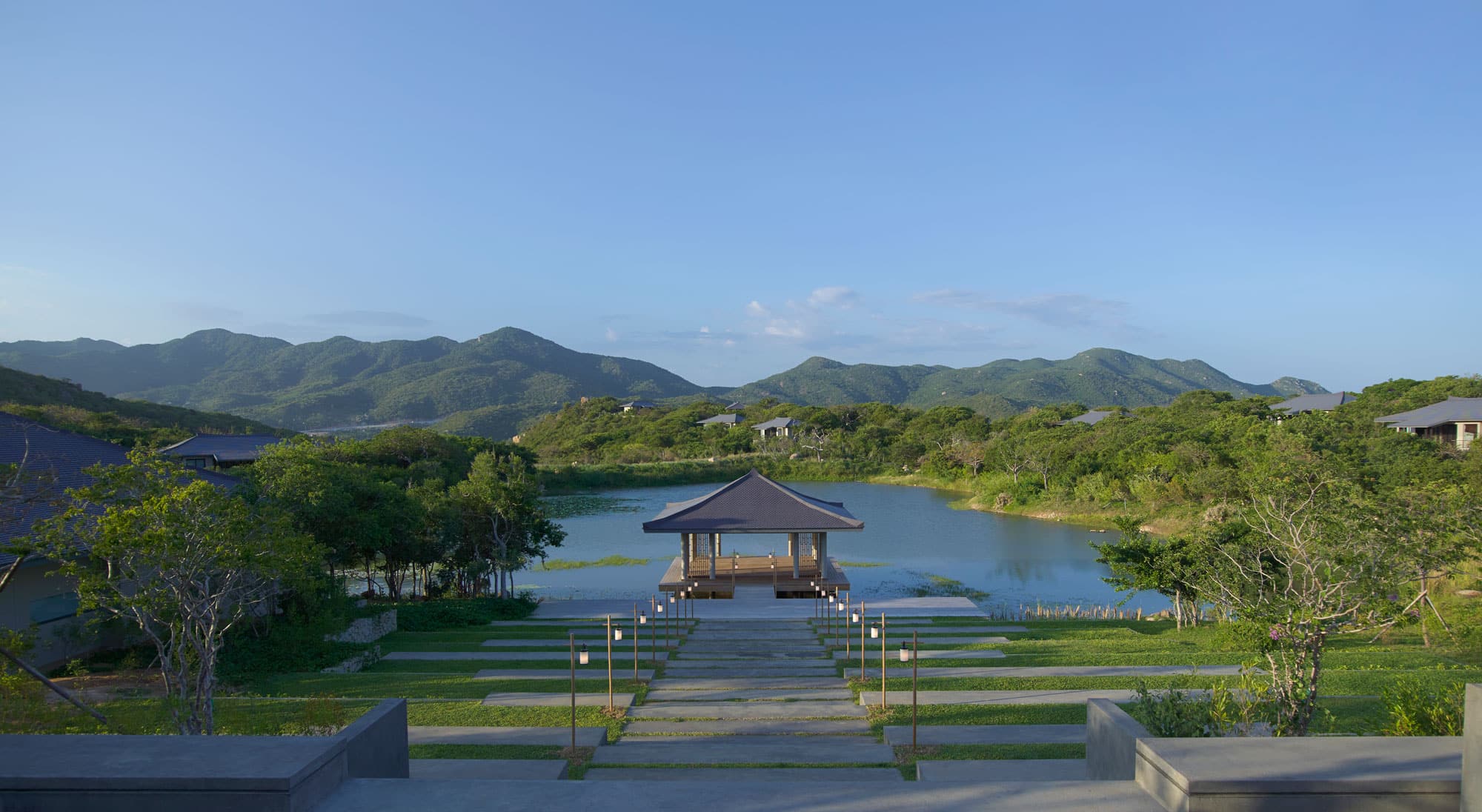 Khu nghỉ dưỡng Amanoi với thiết kế như một công trình nghệ thuật, hoà mình vào cảnh quan tuyệt đẹp của vịnh Vĩnh Hy • RGB